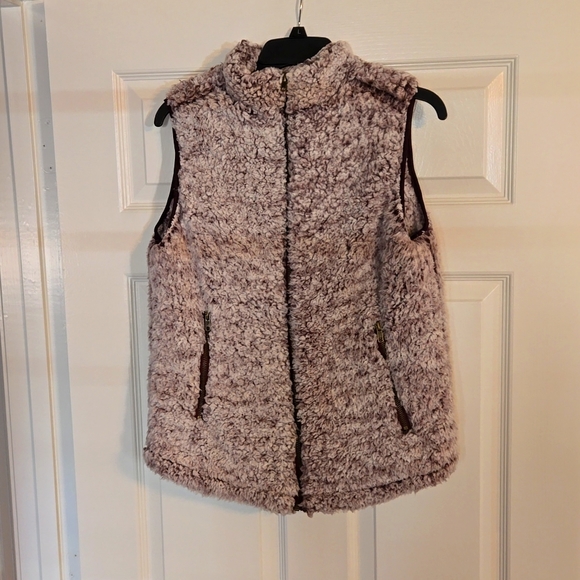 ULTRA SOFT PLUSH plum color sherpa material women's medium vest - Picture 1 of 5